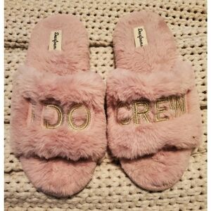 I Do Crew Pink Dearfoams Slippers
